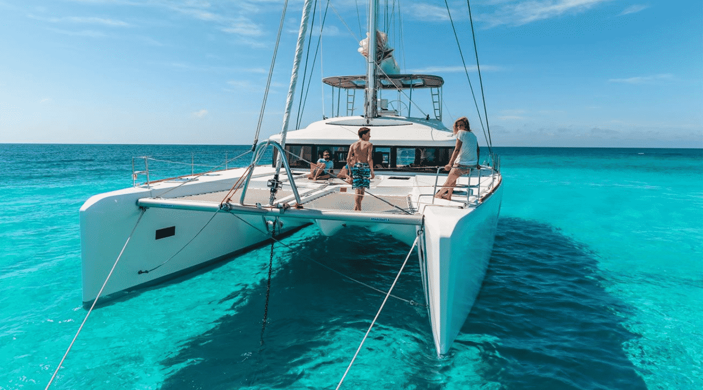 Ser voluntario en un catamarán y disfrutar de aguas como éstas...