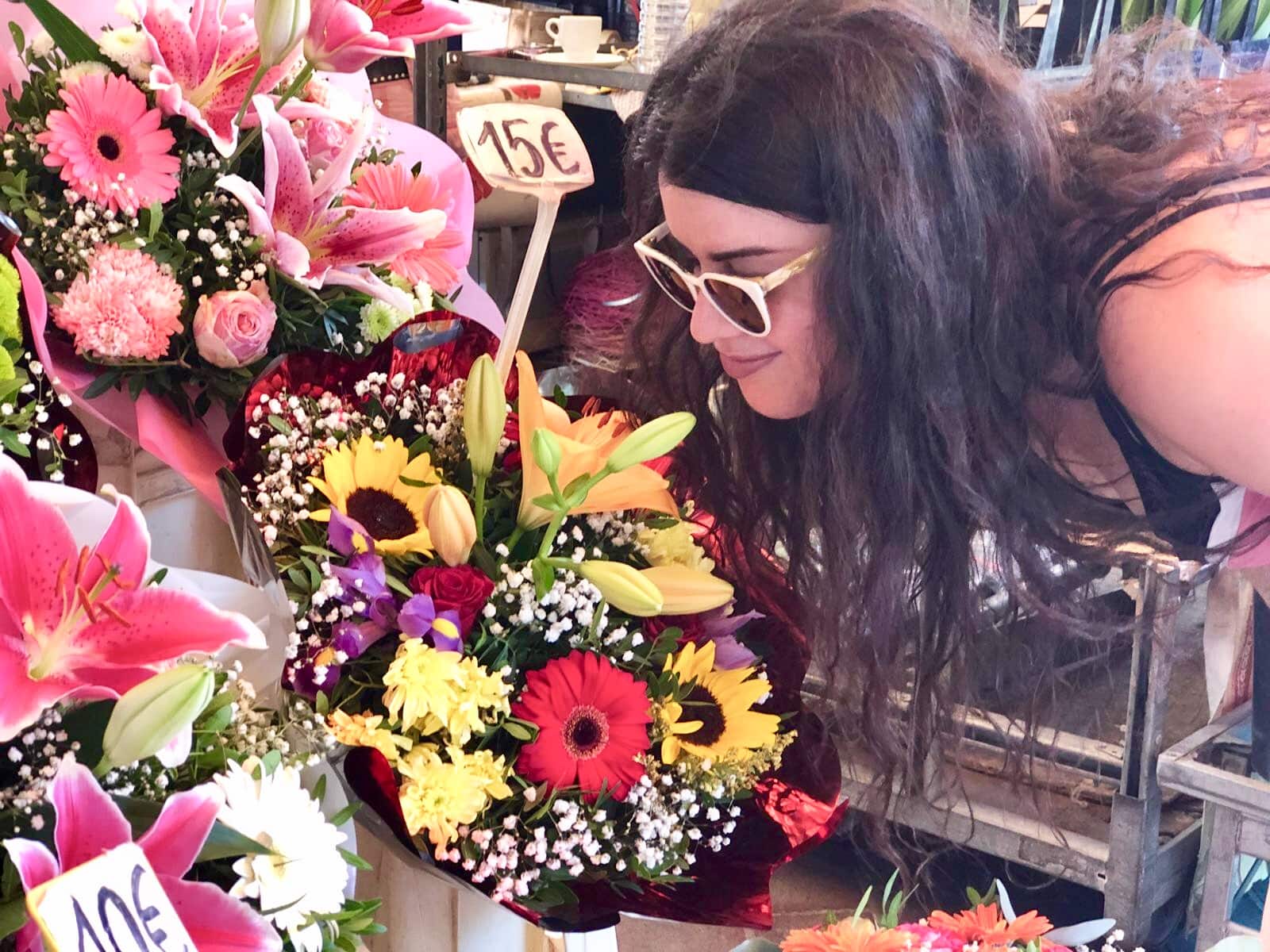 Vistar el fabuloso Mercado de las Flores de Niza