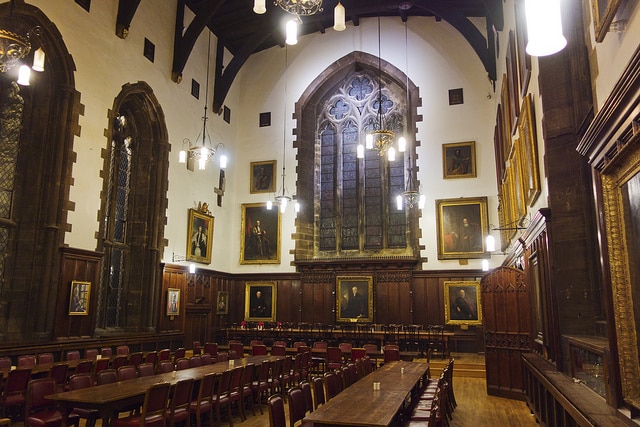 Gran comedor en el castillo y universidad de Durham