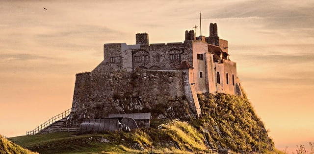 Exteriores castillo Lindisfarne (mike193823319483)