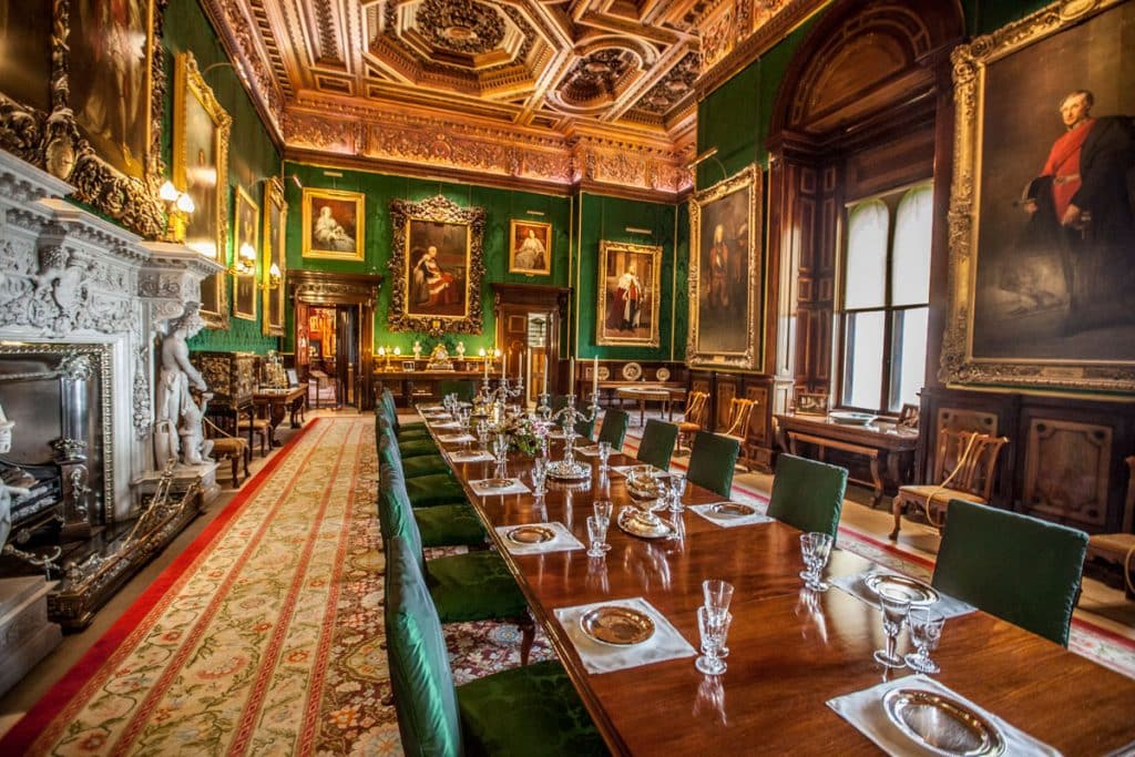 Sala del comedor en el interior del castillo (Coach Tours UK)