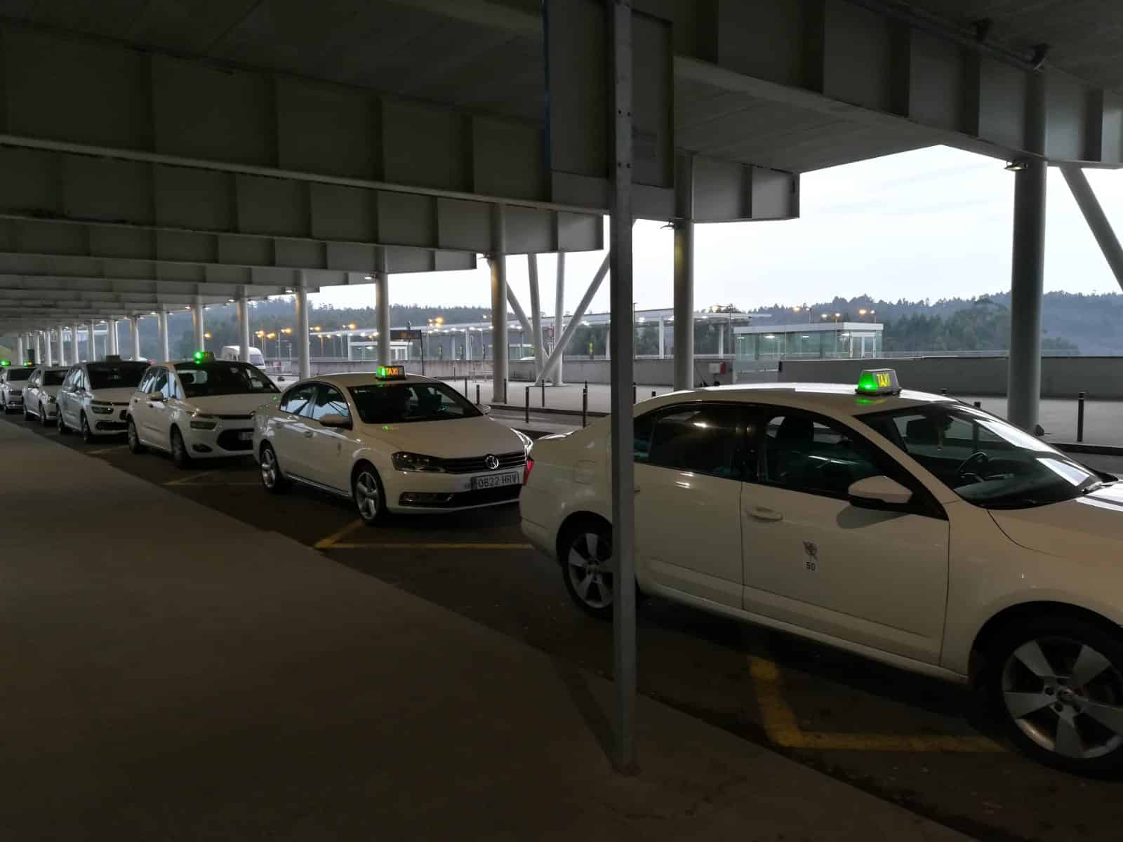 Cómo ir del aeropuerto de Santiago de Compostela al centro