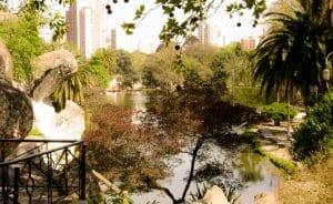 Vistas soñadas desde el laggo a la ciudad.