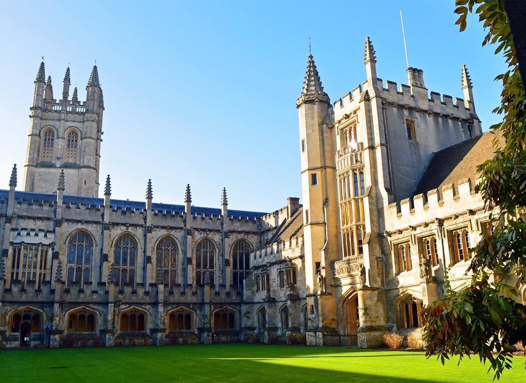 Universidad de Oxford. ¿Sabías qué...? Universidad de Oxford. ¿Sabías qué...?