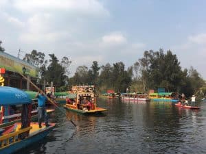 Xochimilco. Sitio de interés para propios y extraños