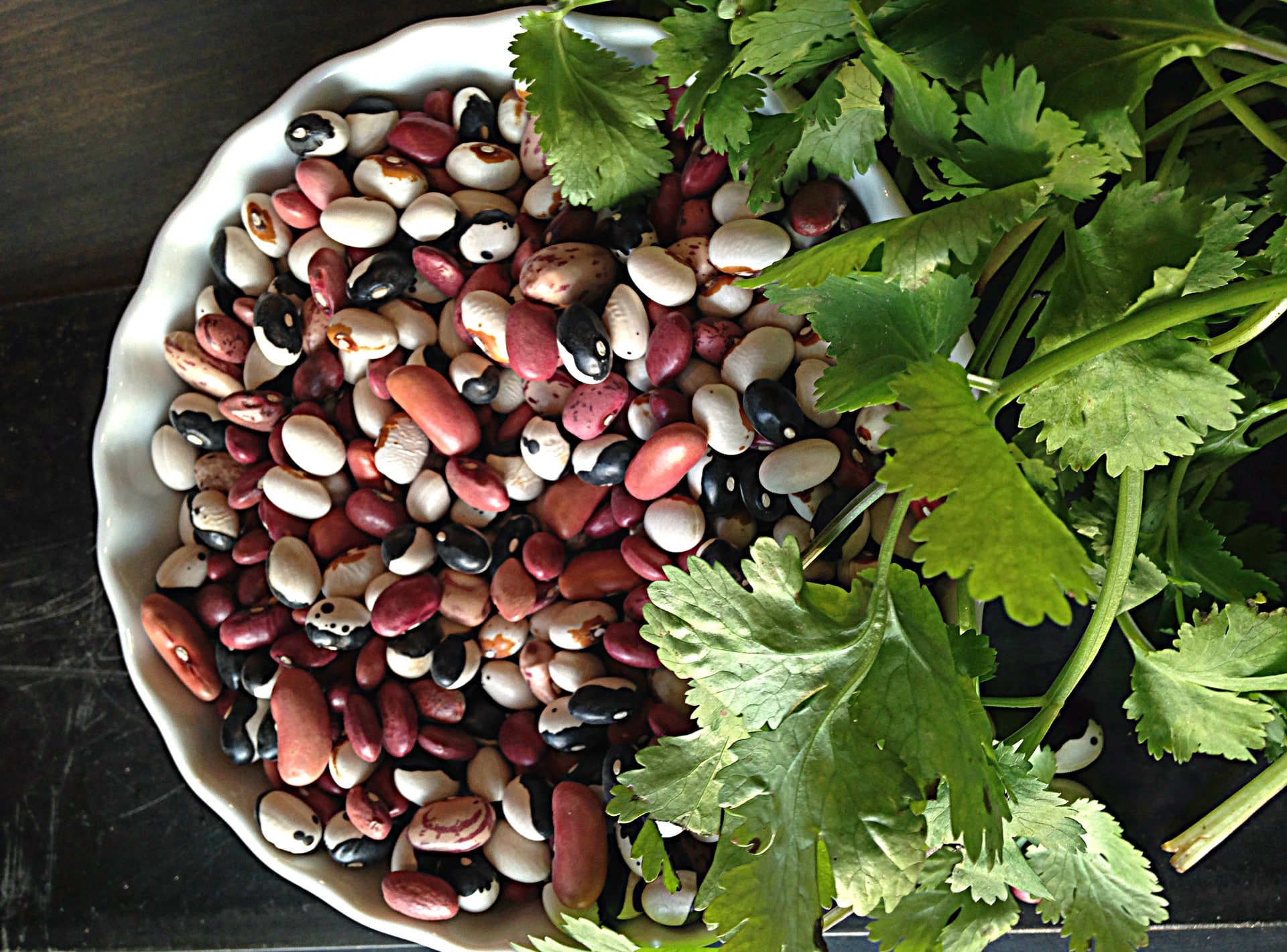 Variedades de frijoles. Comida cubana. Image by <a href="https://pixabay.com/users/mborgm-3337330/?utm_source=link-attribution&utm_medium=referral&utm_campaign=image&utm_content=2140656">mborgm</a> from <a href="https://pixabay.com/?utm_source=link-attribution&utm_medium=referral&utm_campaign=image&utm_content=2140656">Pixabay</a>