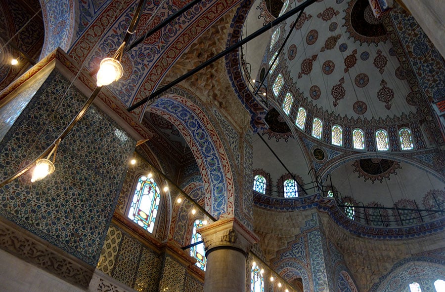 interior-mezquita-azul