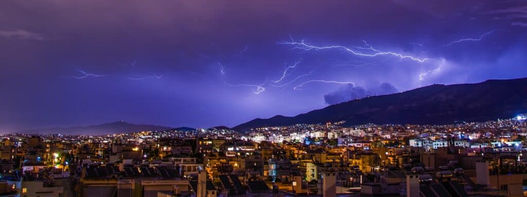 atenas-de-noche