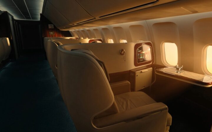 The Million Mile Playbook by Carlos de Ory: 21 tricks to fly business class for almost nothing