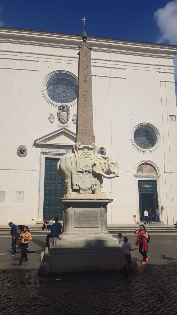 Pulcino della Minerva and the facade of the Church of Santa Maria sopra Minerva