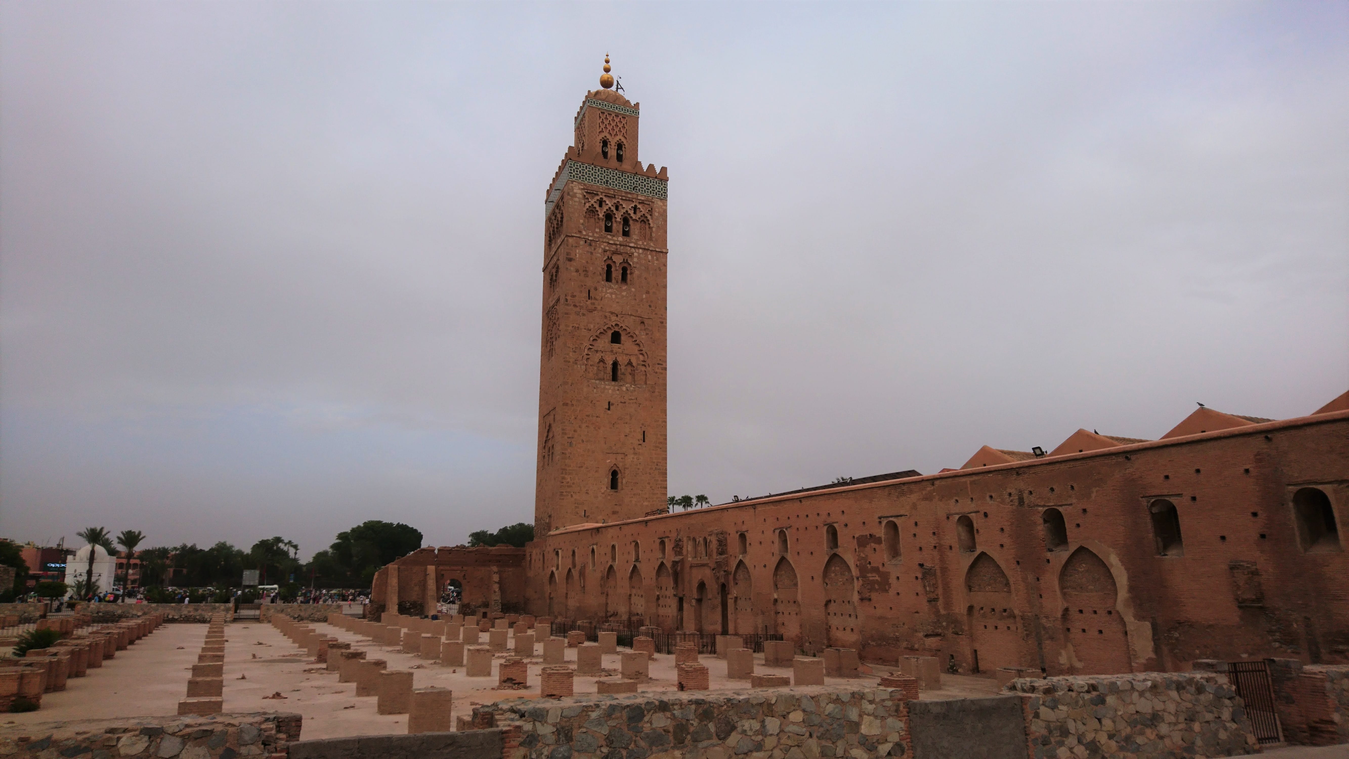 Mezquita Koutoubia de Marrakech vista de la mezquita koutoubia y su minarete