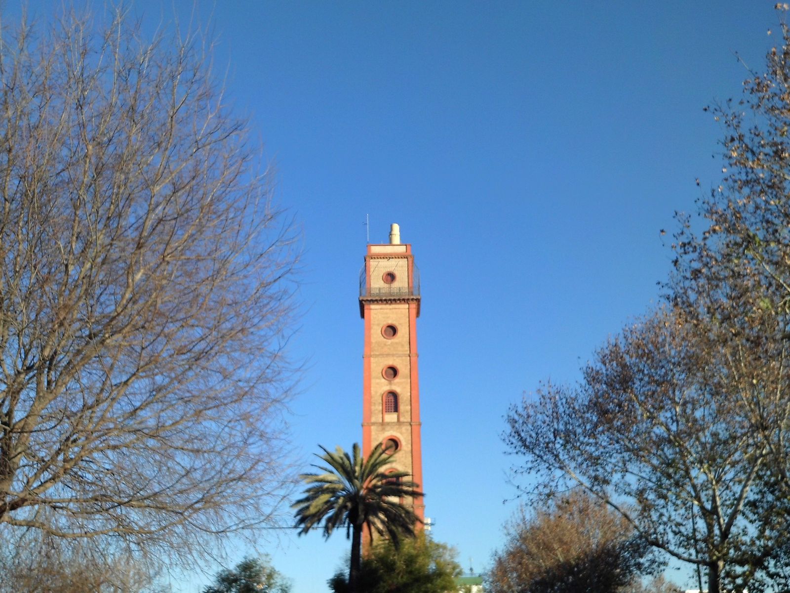 What to see in Seville: the Perdigones tower