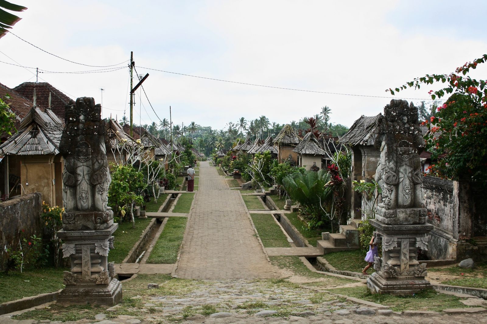 PURA KEHEN Y DESA PENGLIPURAN: ESTE DE BALI