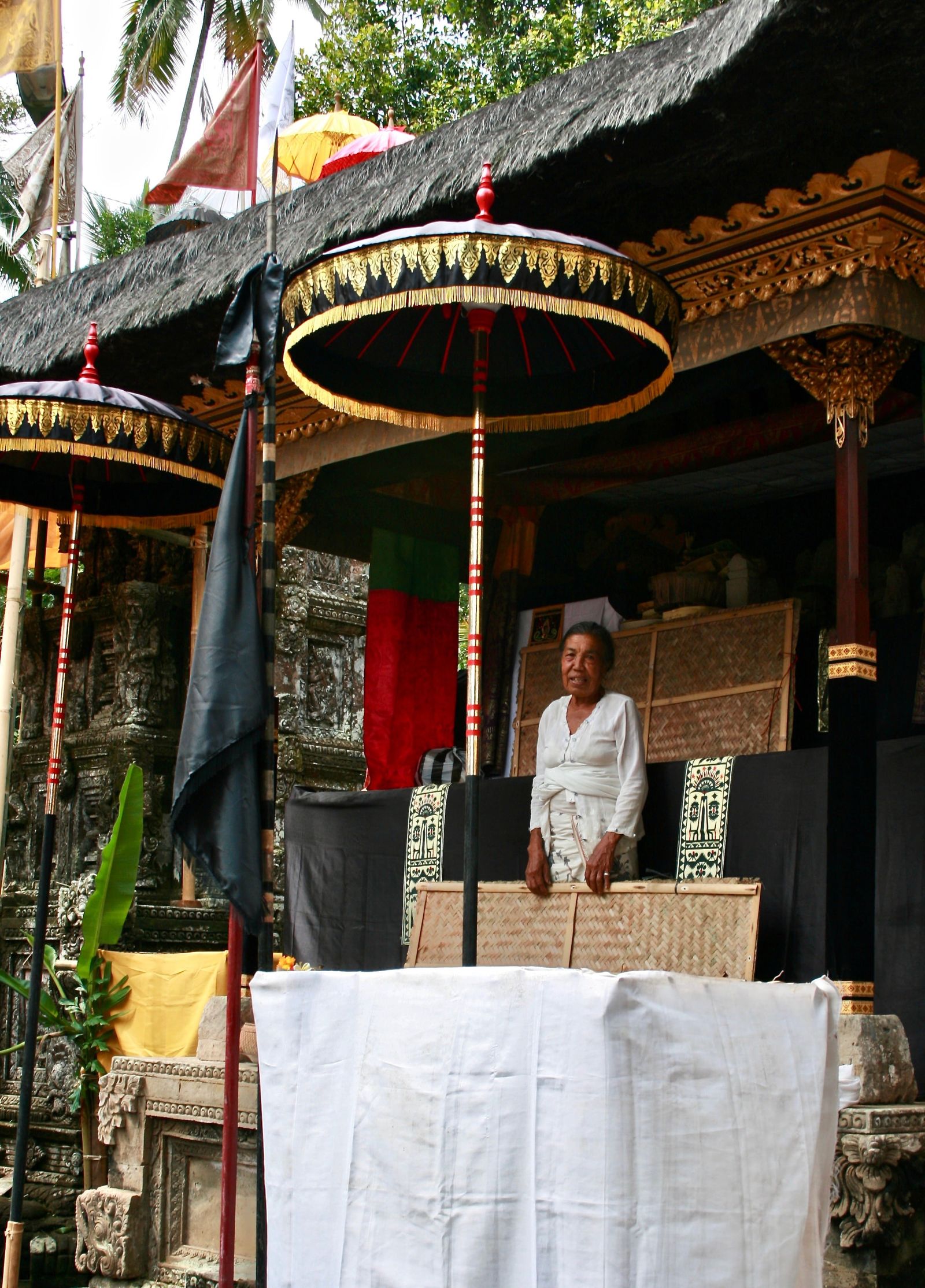 PURA KEHEN Y DESA PENGLIPURAN: ESTE DE BALI