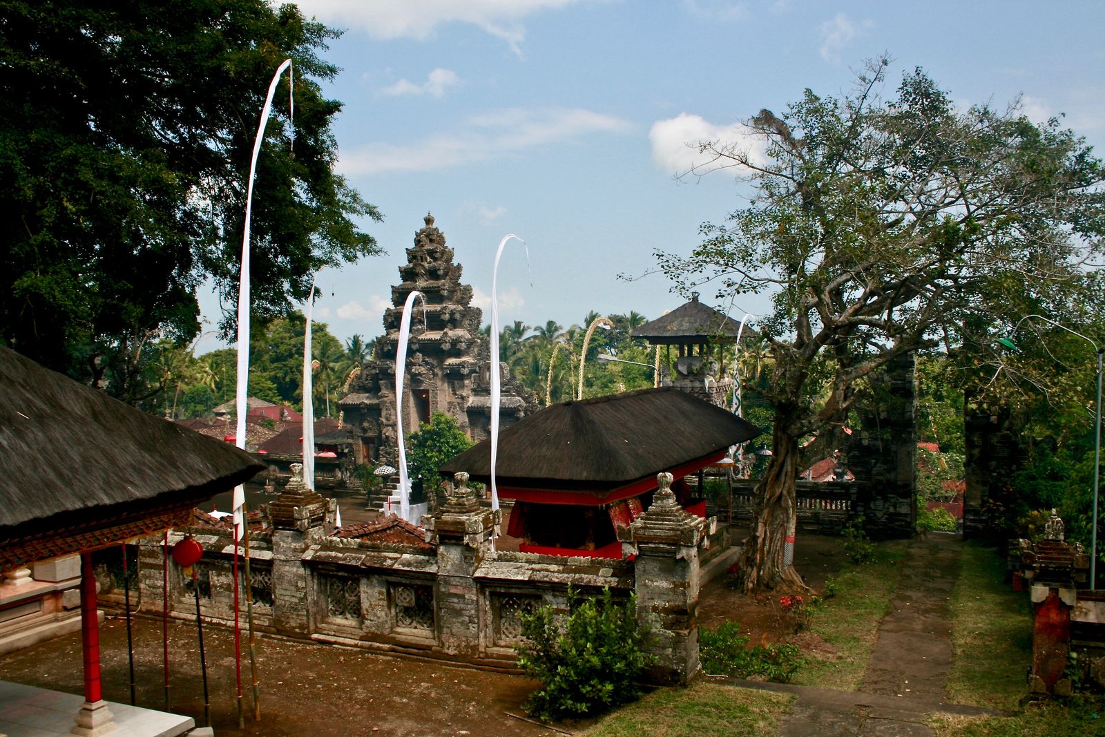 PURA KEHEN Y DESA PENGLIPURAN: ESTE DE BALI