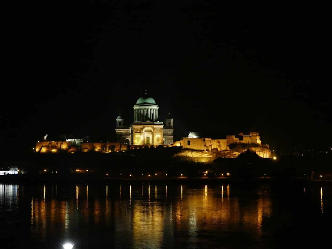 Basílica de noche