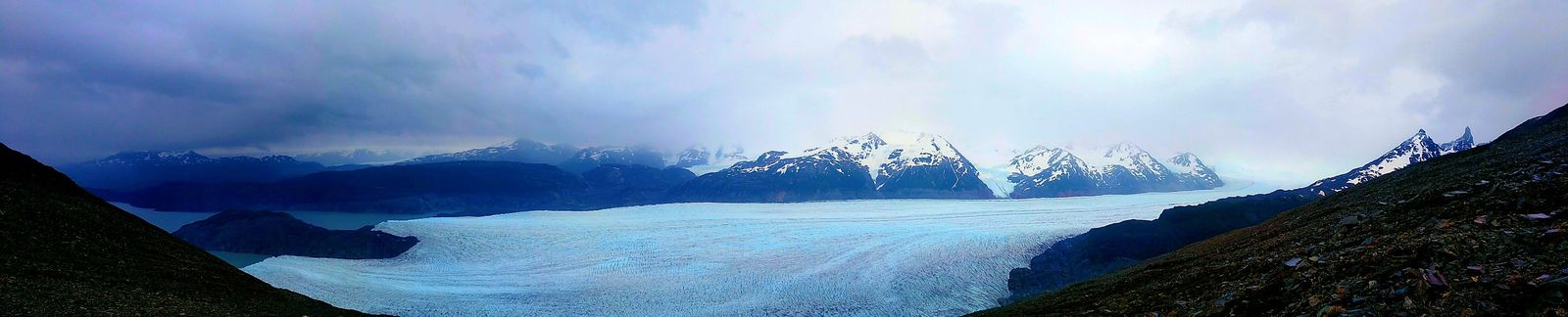 glaciar-grey