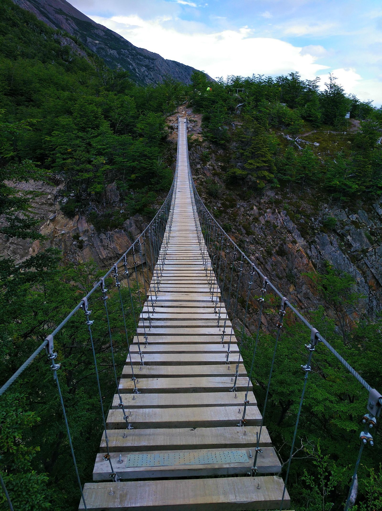 puente-colgante-torres-del-paine